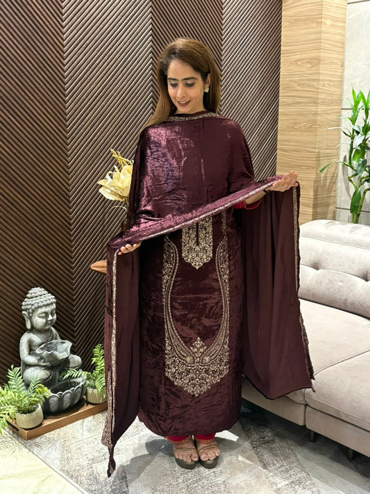 Luxurious unstitched velvet suit