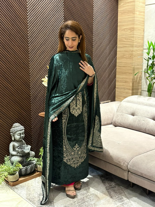 Luxurious unstitched velvet suit